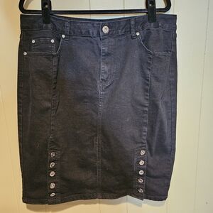 Ashley Stewart Skirt with Button Detail Women’s Size 16, Black Denim